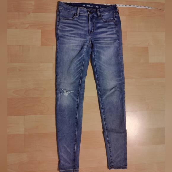 American Eagle Outfitters Denim - American Eagle Outfitters slightly distressed jegging size 4long